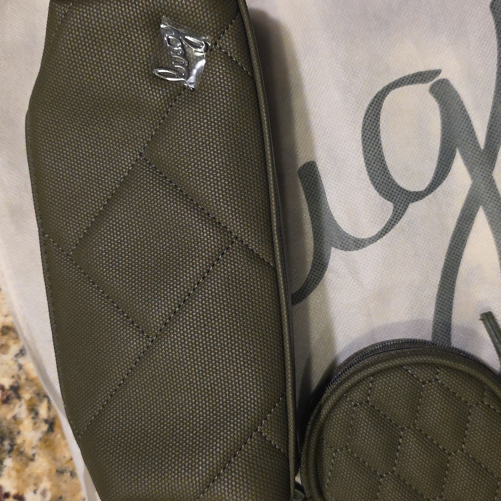 NWT- LUG- JIB AND COIN POUCH DUO - MATTE LUXE - OLIVE - Picture 3 of 5